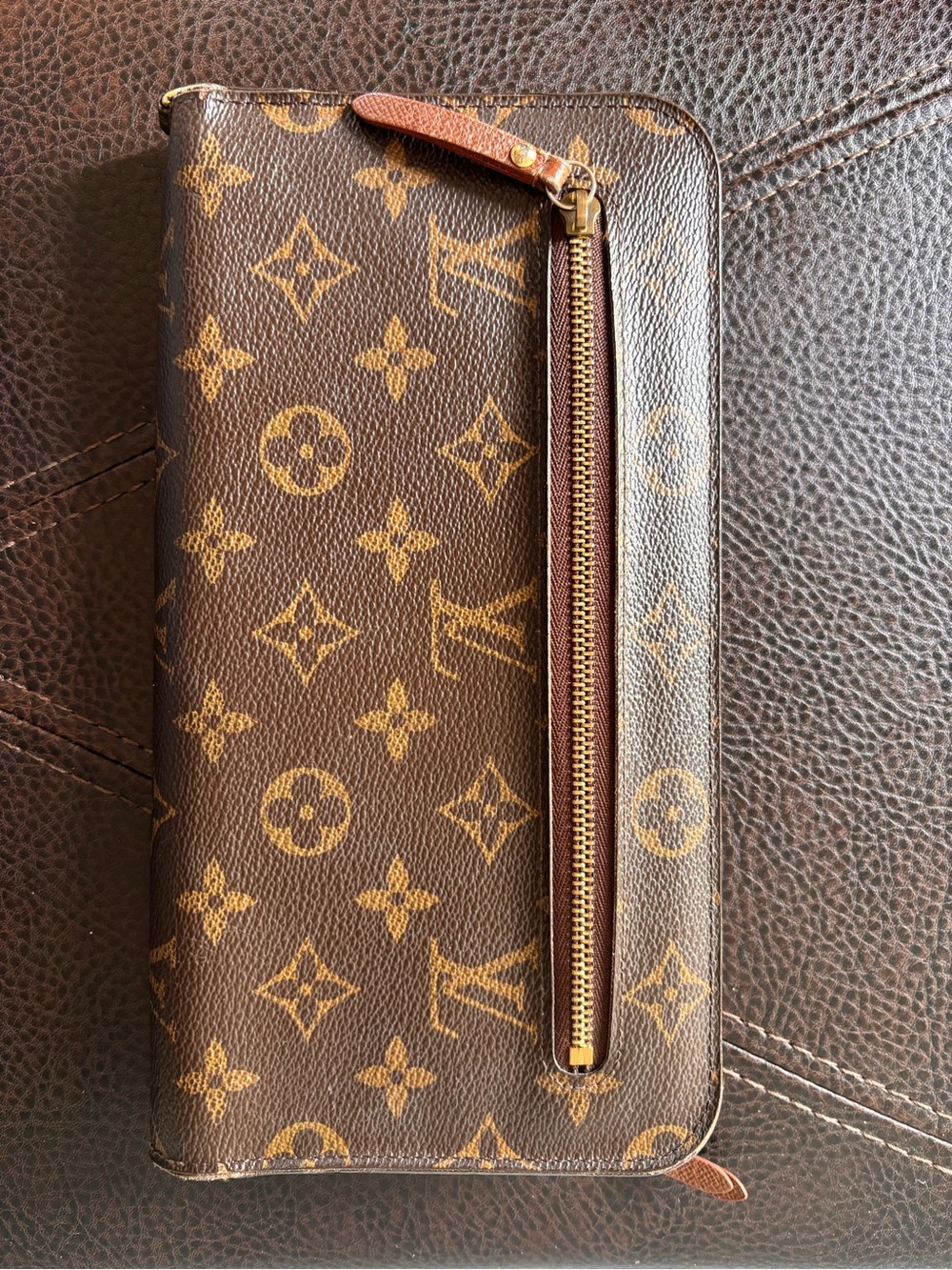 Louis Vuitton Monogram Canvas Brown & Gold Zip Wallet - Picture 2 of 16